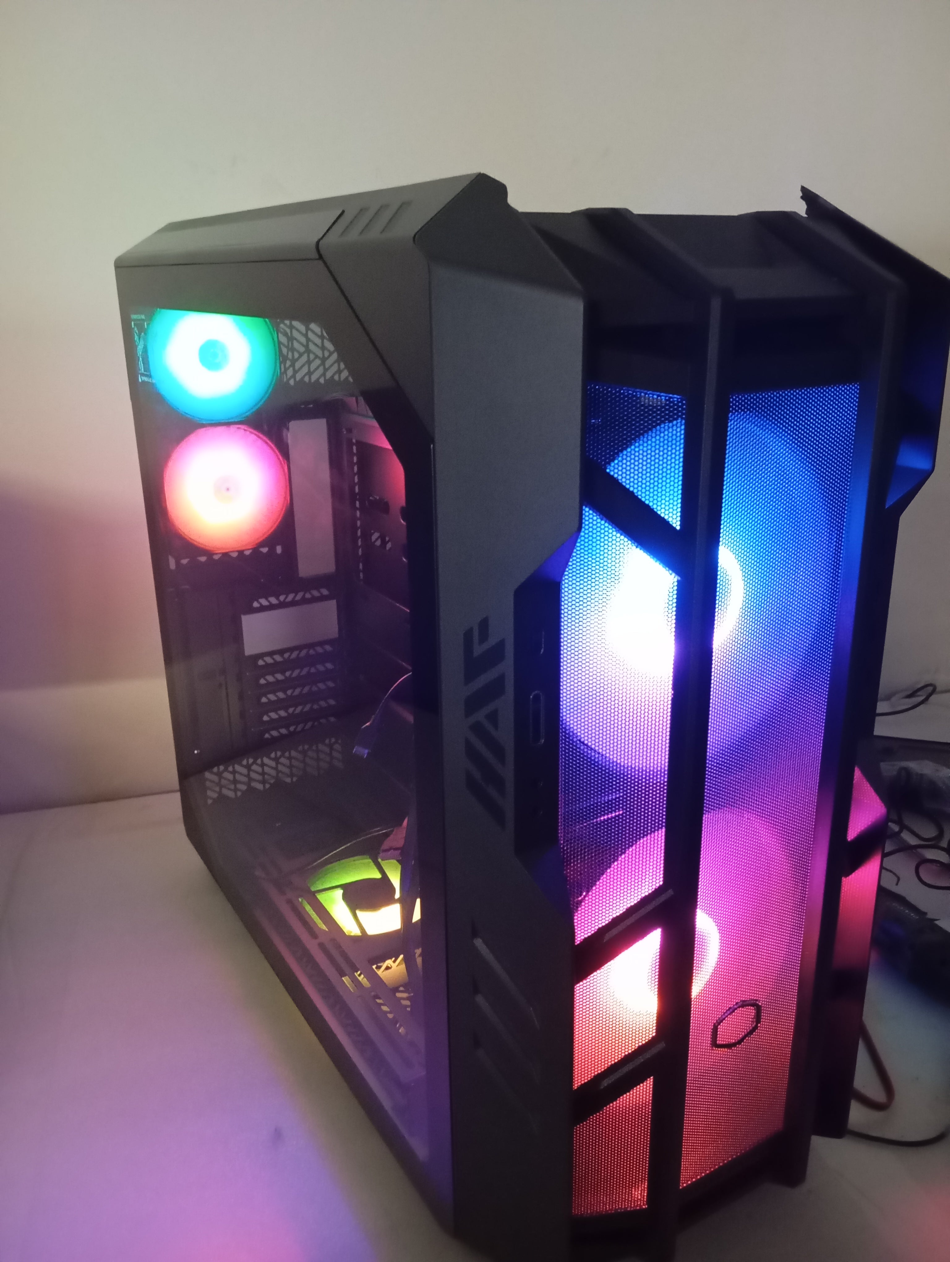 HAF 700 The Bezerker Refurbished Cooler Master HAF 700 The Bezerker Refurbished Cooler Master
